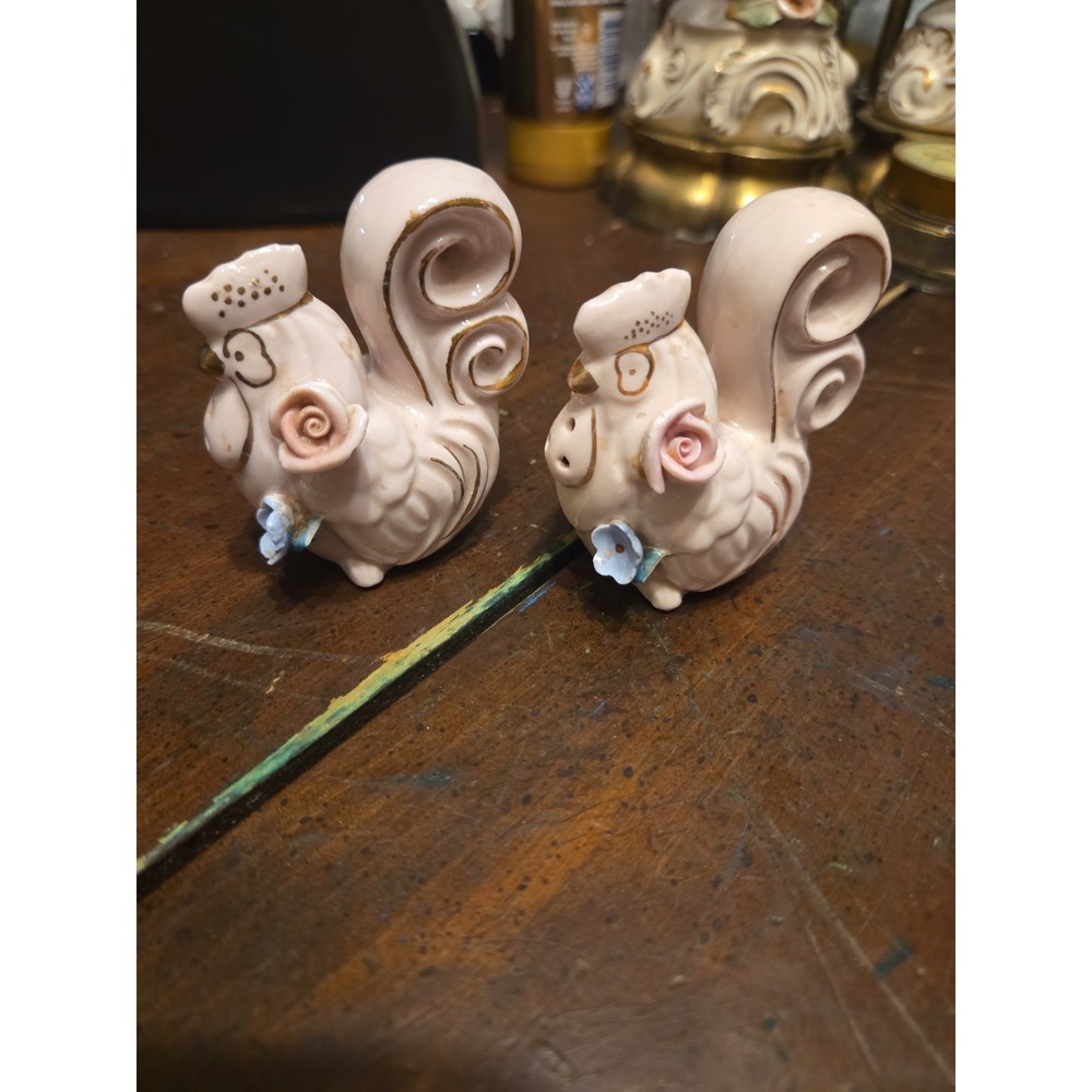 2 Pink VTG Chicken Ceramic Salt & Pepper Shakers With Flowers And Gold Trim